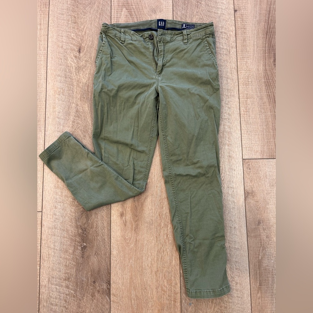 GAP Women's Straight Leg Jeans in Olive